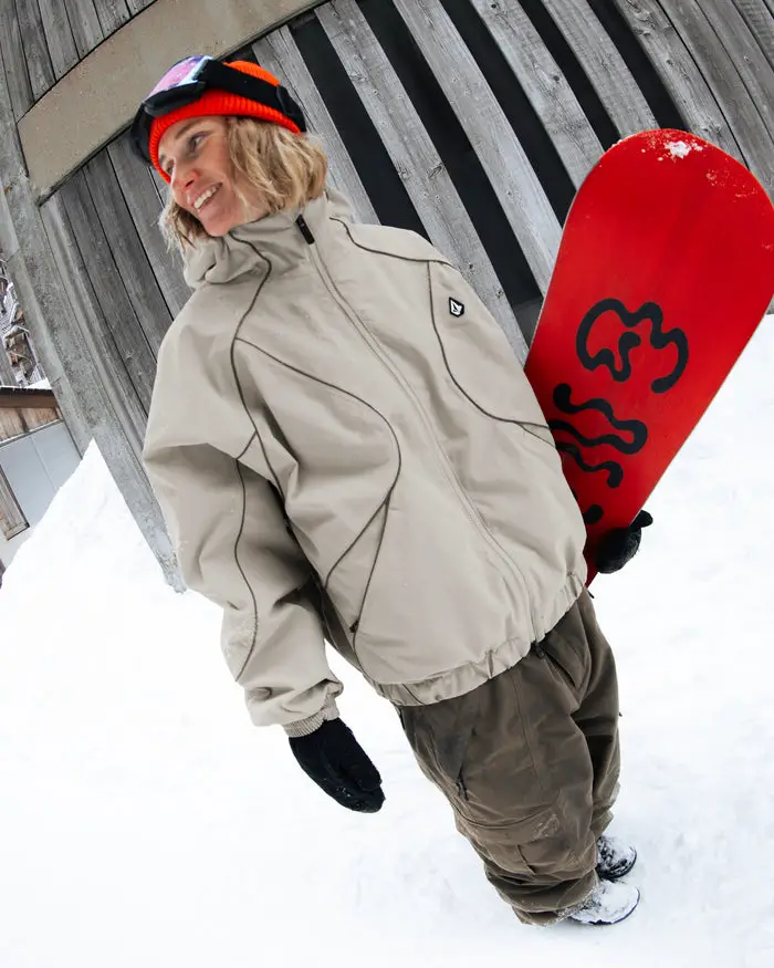 Tan Oversized Jacket and Brown Baggy Pants for Snowboarding Tan Oversized Jacket and Brown Baggy Pants for Snowboarding — Snowboarding Outfits