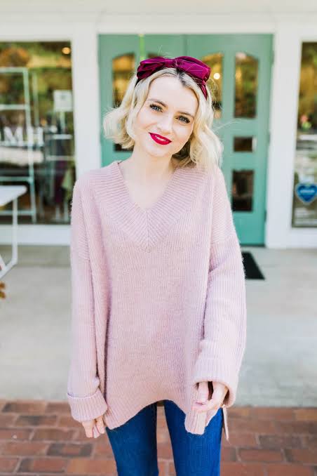 Playful Pop: Pink V-Neck Sweater with Denim Playful Pop: Pink V-Neck Sweater with Denim — Oversized Sweater Outfits