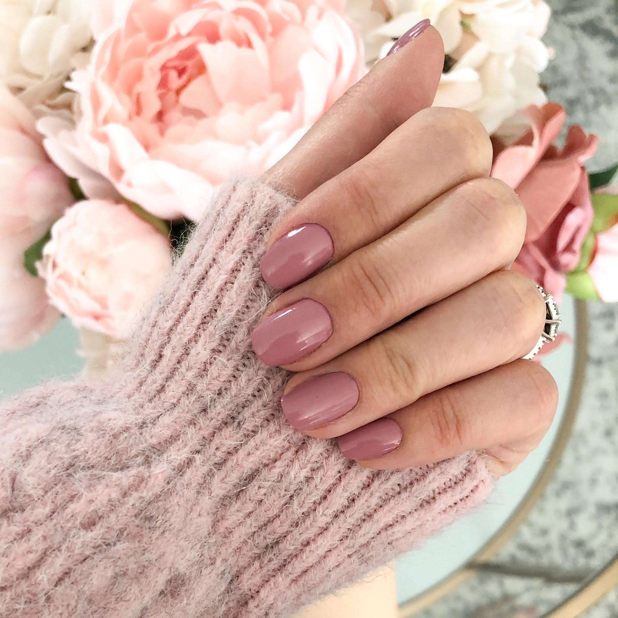 Cozy Dusty Rose Gloss Nails Cozy Dusty Rose Gloss Nails — Winter Pink Nails