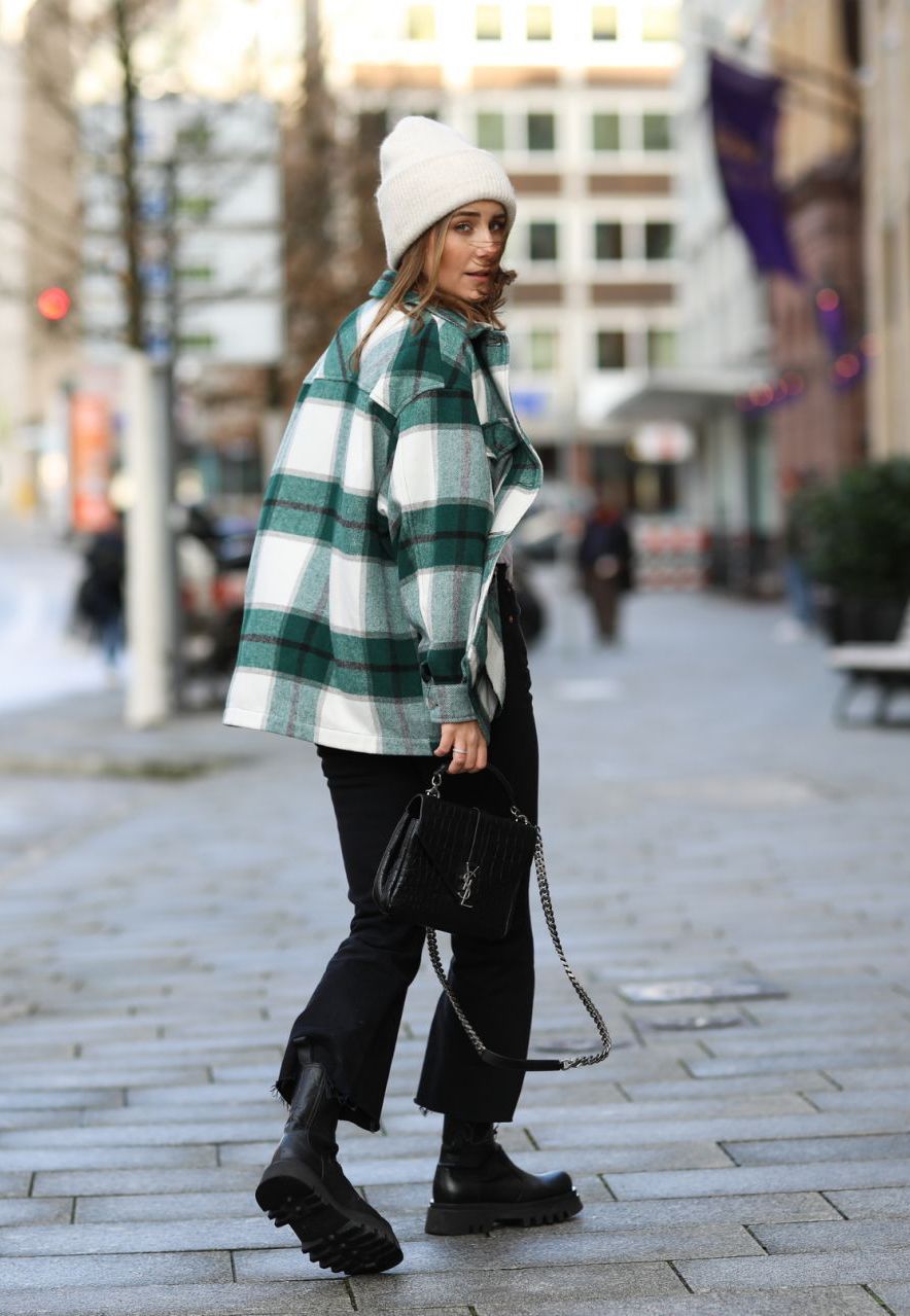 Black Chunky Platform Boots Outfit Idea Black Chunky Platform Boots Outfit Idea — Beanie Outfits