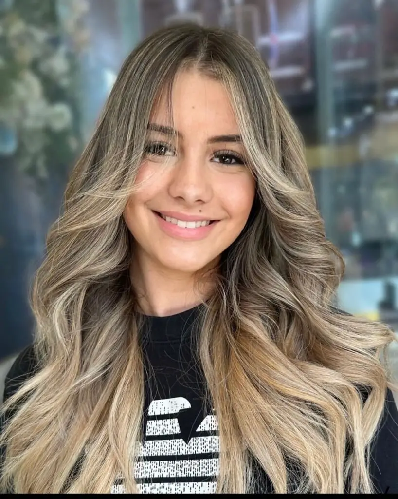 Wavy Medium Density Mid-Back Waves Cool Mushroom Wavy Medium Density Mid-Back Waves Cool Mushroom — Mushroom Brown Hair