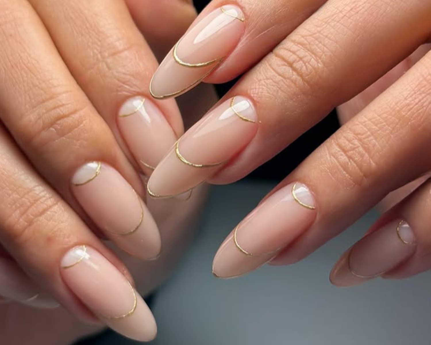 Minimalist Gold Line Long Almond Nails Minimalist Gold Line Long Almond Nails — Cute Nail Designs