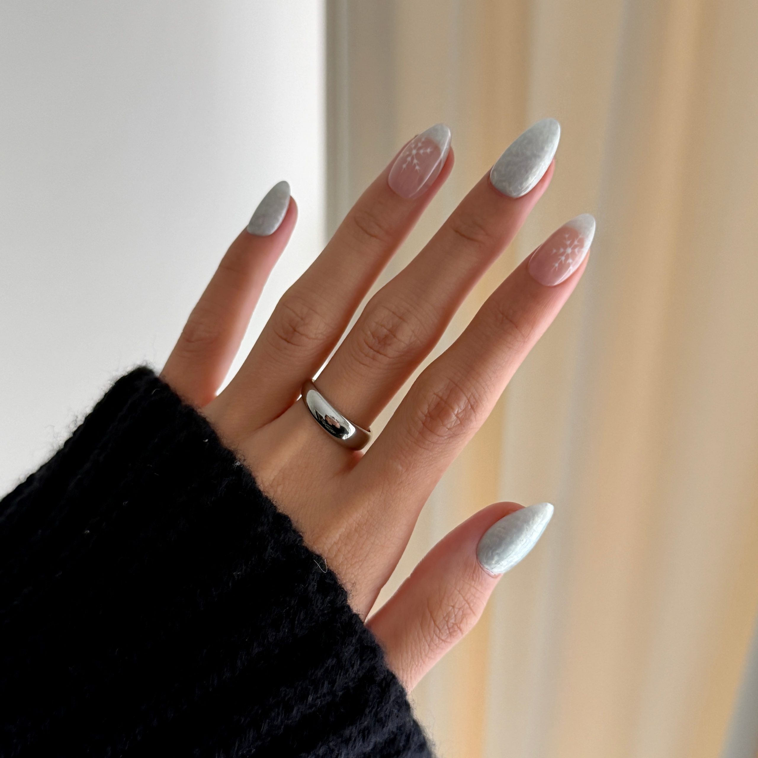 Light Grey Pearlescent Snowflake Tips Light Grey Pearlescent Snowflake Tips — Winter Wonderland Nails