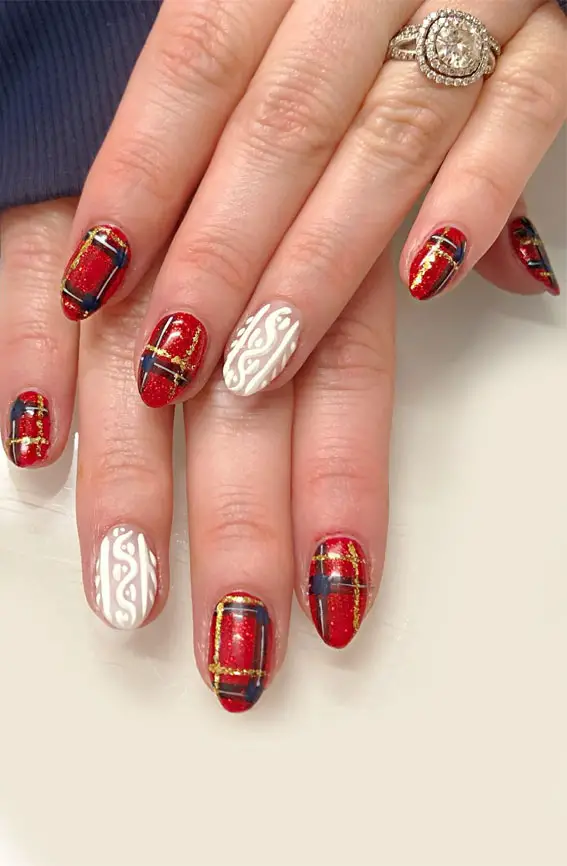Plaid and Cable Knit Oval Nails Plaid and Cable Knit Oval Nails — Winter Acrylic Nails