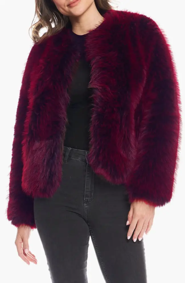 Burgundy Faux Fur Jacket for a Luxurious Winter Concert Ensemble Burgundy Faux Fur Jacket for a Luxurious Winter Concert Ensemble — Winter Concert Outfits