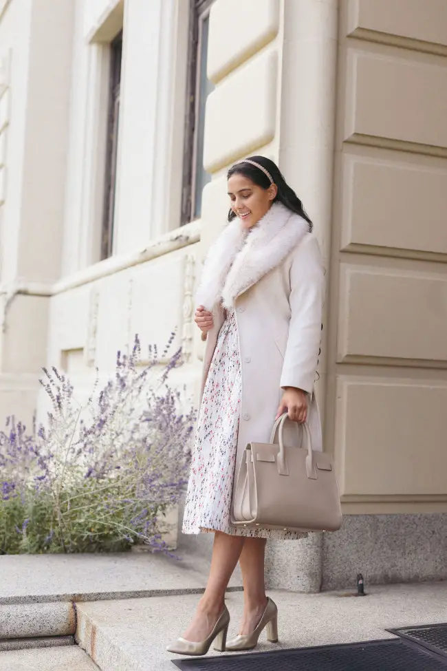 Elegant Cream Coat with Faux Fur Collar and Metallic Heels Elegant Cream Coat with Faux Fur Collar and Metallic Heels — December Outfits