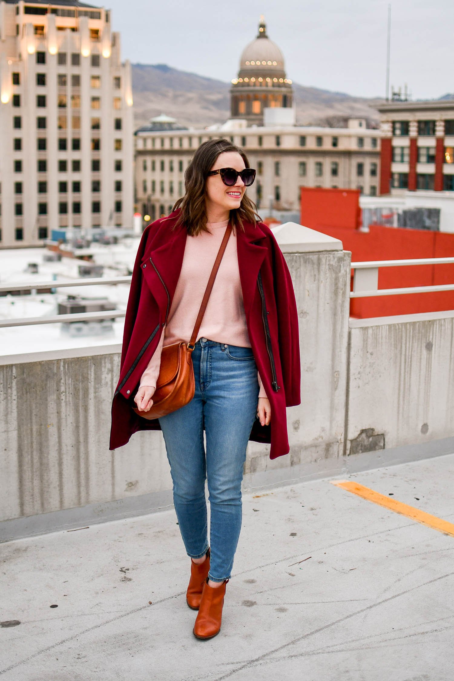 Light Pink Sweater with Maroon Coat and Skinny Jeans Light Pink Sweater with Maroon Coat and Skinny Jeans — Sweater Outfits
