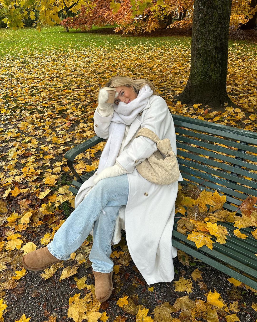 Soft Winter Whites: Long Coat with Cozy Accessories Soft Winter Whites: Long Coat with Cozy Accessories — Aesthetic Winter Outfits