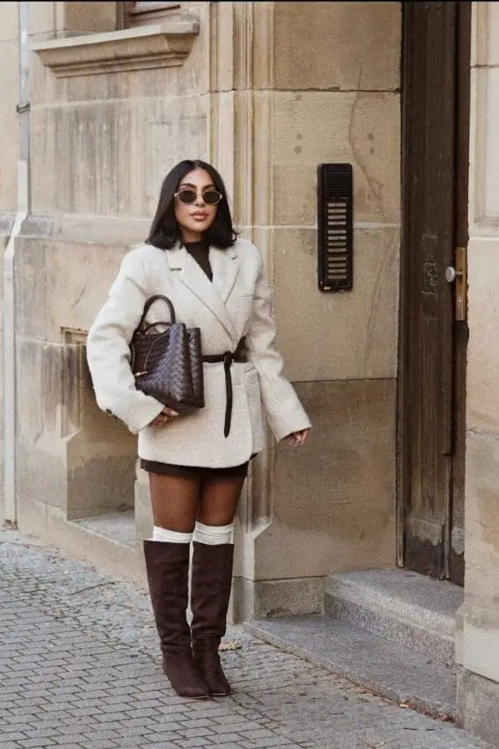 Oversized Cream Blazer with Knee-High Boots — Italy Winter Outfits