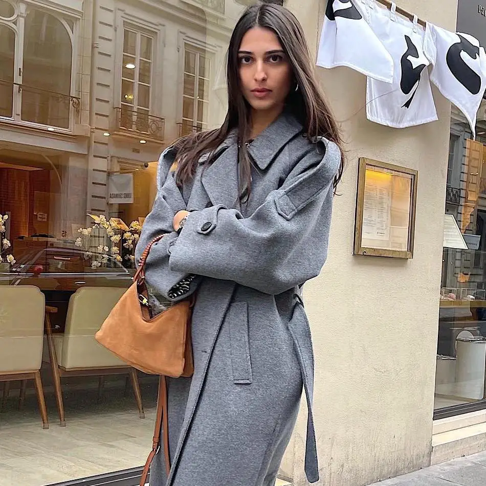 Oversized Grey Wool Coat with Turtleneck and Suede Bag — Long Coat Outfits