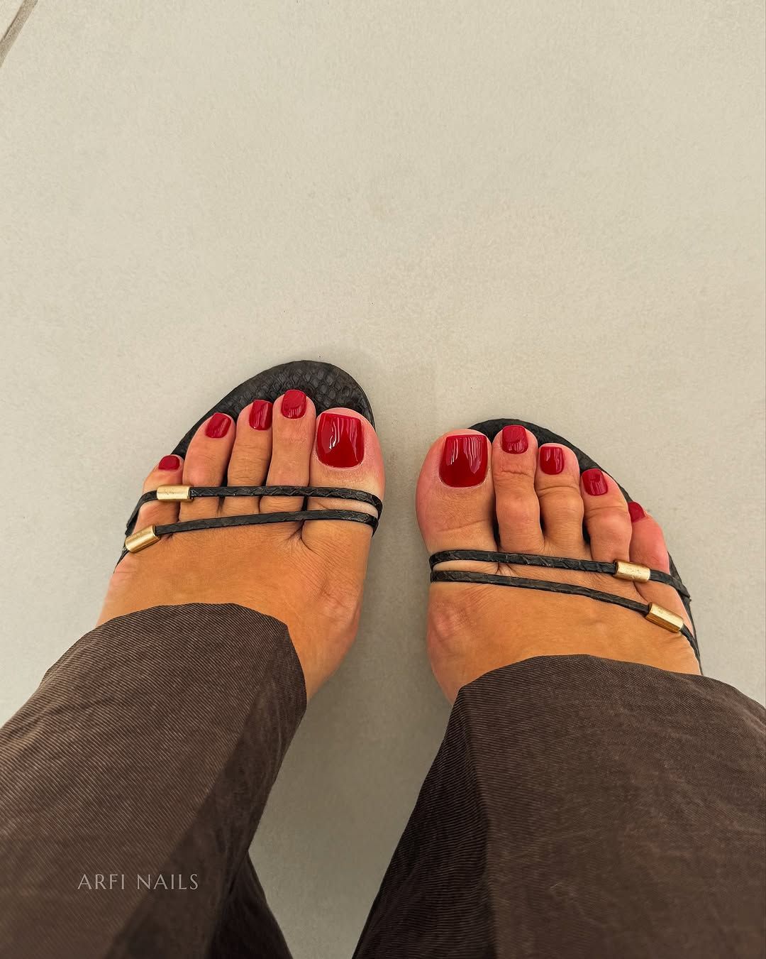 Deep Berry Red Glossy Toenails Deep Berry Red Glossy Toenails — Winter Toe Nails