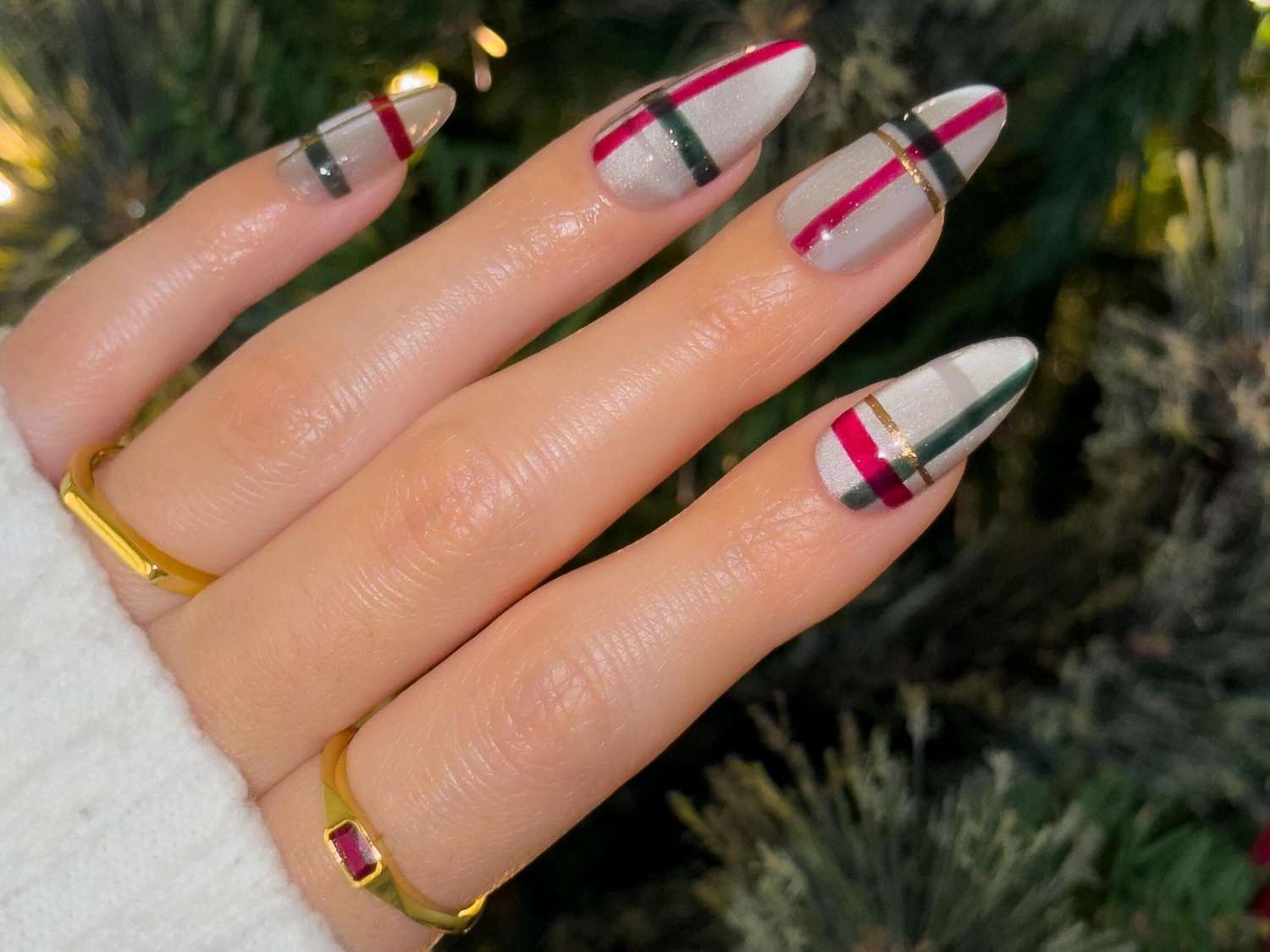 Glossy Classic Plaid Medium Almond Nails Glossy Classic Plaid Medium Almond Nails — Medium Length Winter Nails