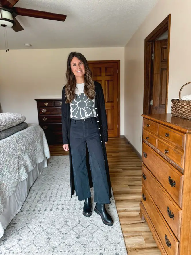 Longline Cardigan Over a Graphic Tee and Wide-Leg Trousers Longline Cardigan Over a Graphic Tee and Wide-Leg Trousers — Winter Teacher Outfits