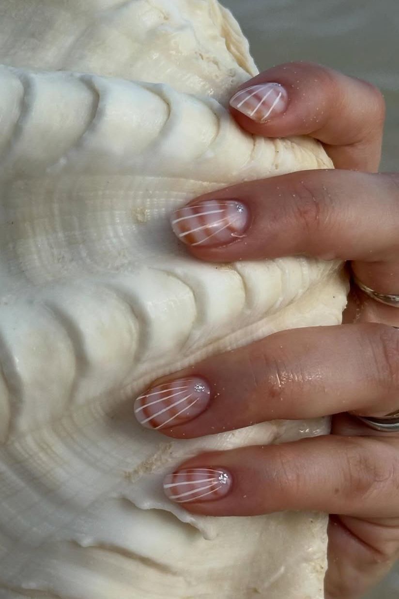 Sheer Nude with White Shell Pattern Nails Sheer Nude with White Shell Pattern Nails — Classy Simple Nail Designs