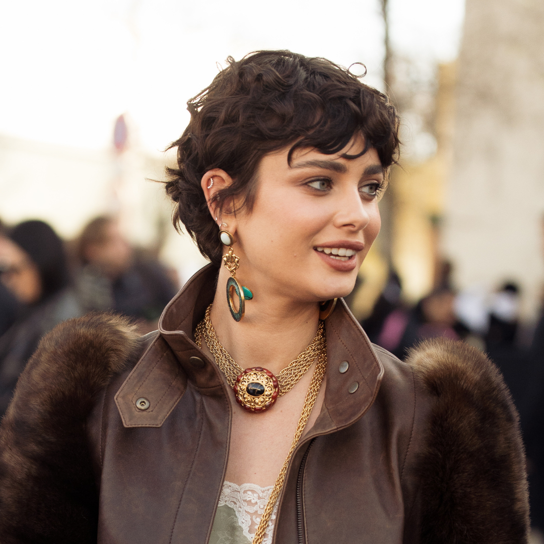 Sleek Dark Brown Pixie Blunt Bangs Sleek Dark Brown Pixie Blunt Bangs — Winter Pixie Haircuts