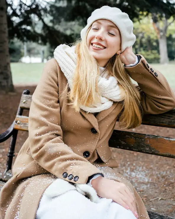 Camel Wool Coat with Cream Knit Scarf and Beret — Scandinavian Winter Outfits