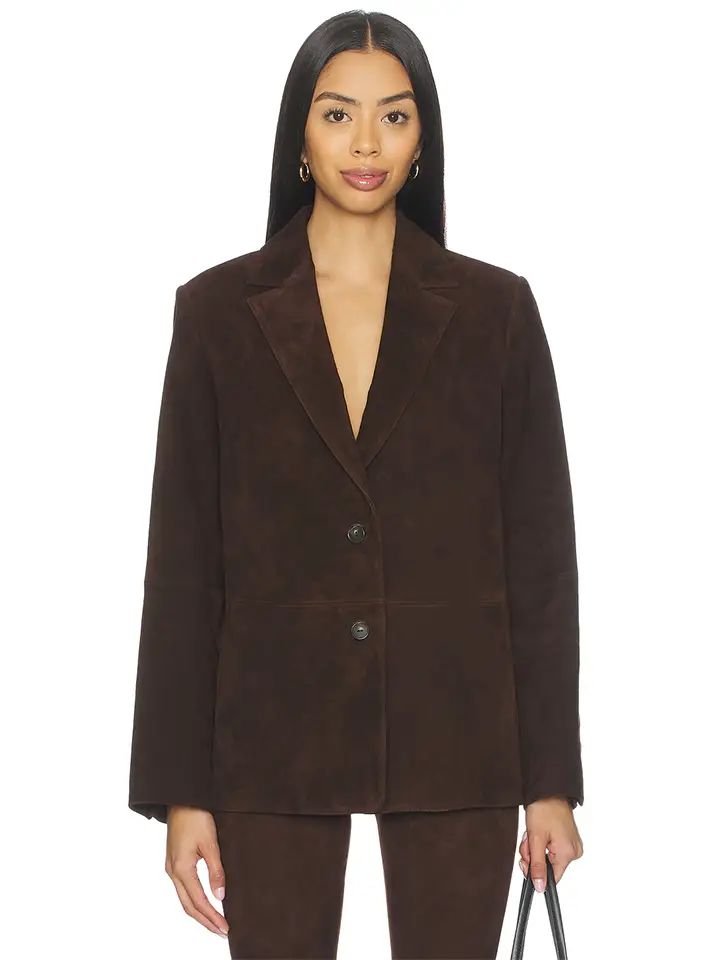 Brown Suede Blazer for Elevated Athleisure Brown Suede Blazer for Elevated Athleisure — Winter Athleisure Outfits