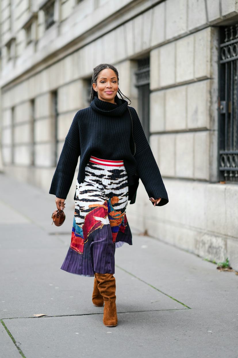 Bold Skirt Pairing: Black Turtleneck Sweater with Multicolor Pleated Skirt Bold Skirt Pairing: Black Turtleneck Sweater with Multicolor Pleated Skirt — Oversized Sweater Outfits