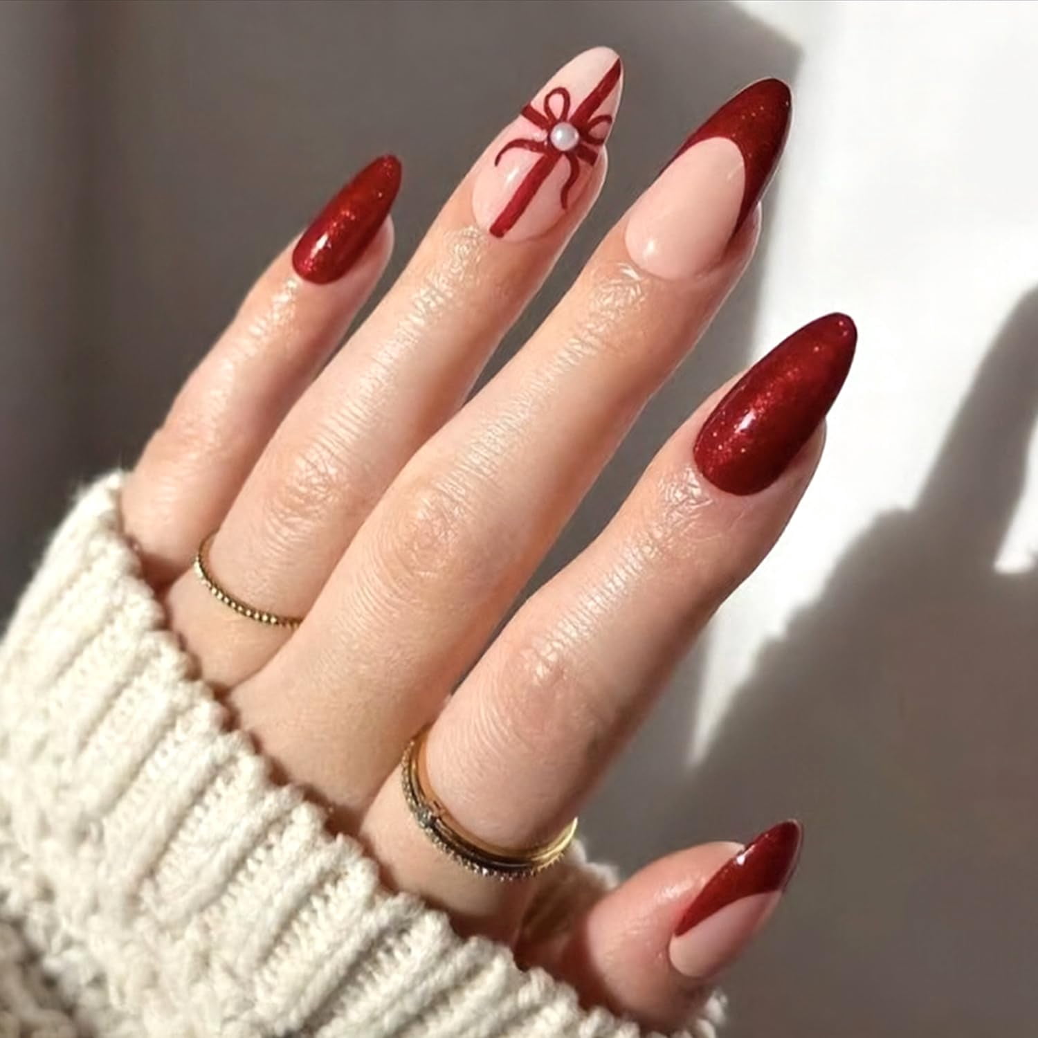 Red Glitter Gift Bow Stilettos Red Glitter Gift Bow Stilettos — Winter Stiletto Nails