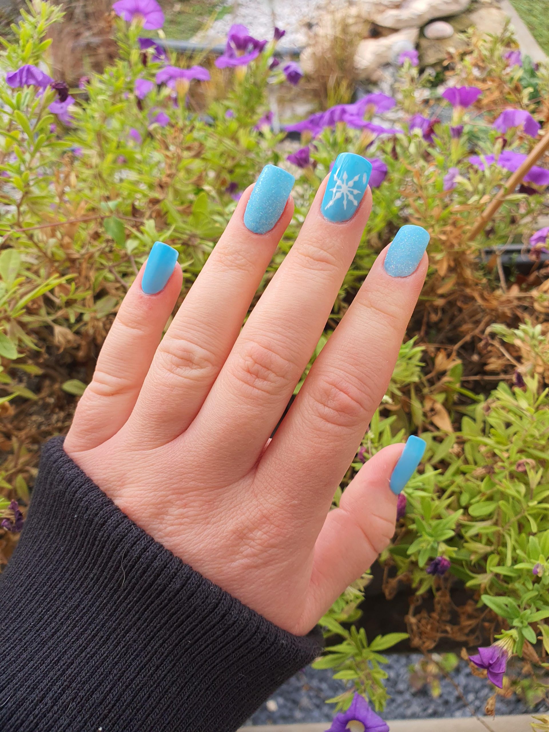 Snowflake Accent On One Nail Visual Idea Snowflake Accent On One Nail Visual Idea — Short Winter Acrylic Nails