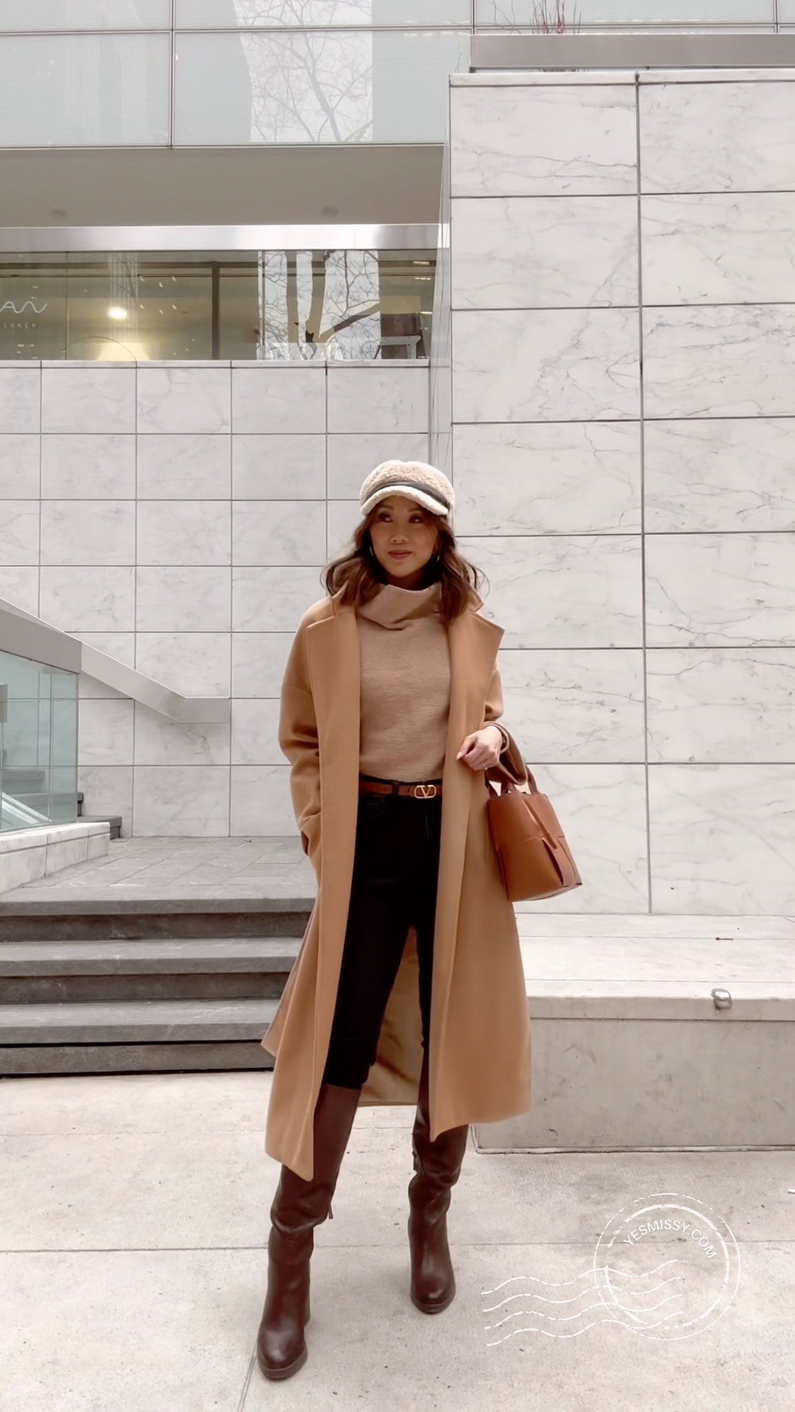 Long Camel Coat with Beige Turtleneck and Cap Long Camel Coat with Beige Turtleneck and Cap — Cute Winter Outfits