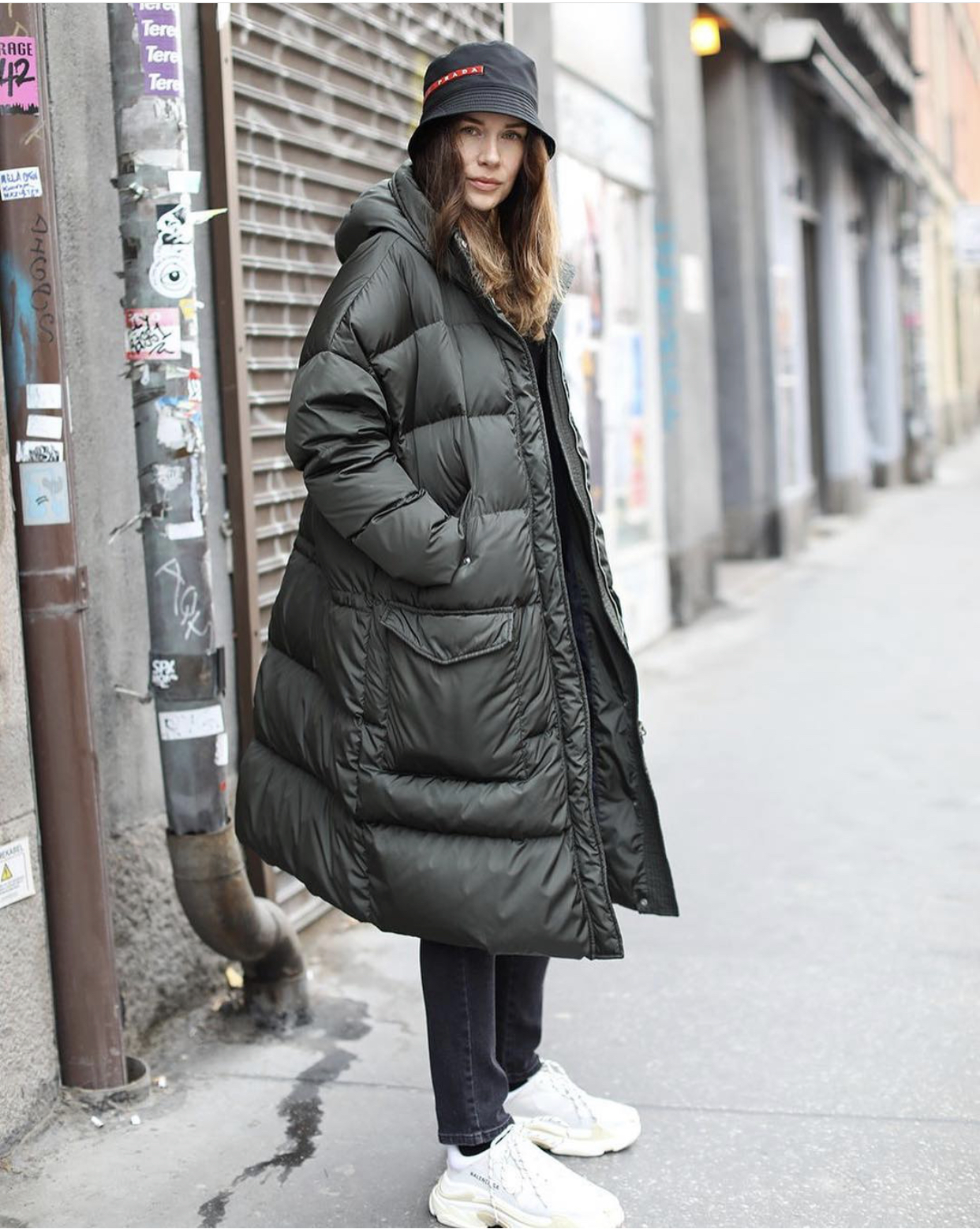 Dark Green Longline Puffer with Chunky Sneakers Dark Green Longline Puffer with Chunky Sneakers — Winter Puffer Jacket Outfits