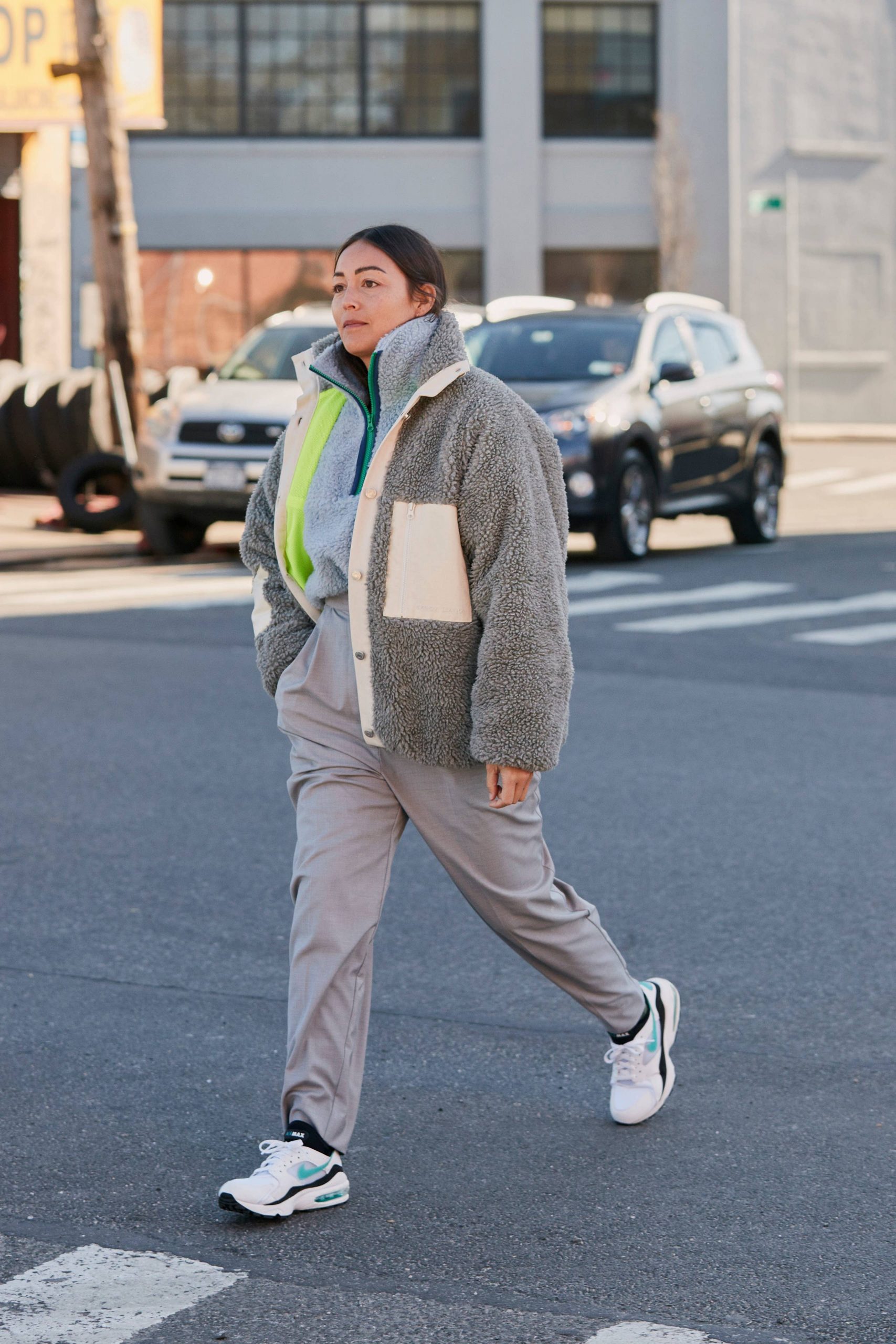 Achieve Street Style with a Grey Sherpa Fleece Color-Block — Fleece Jacket Outfits