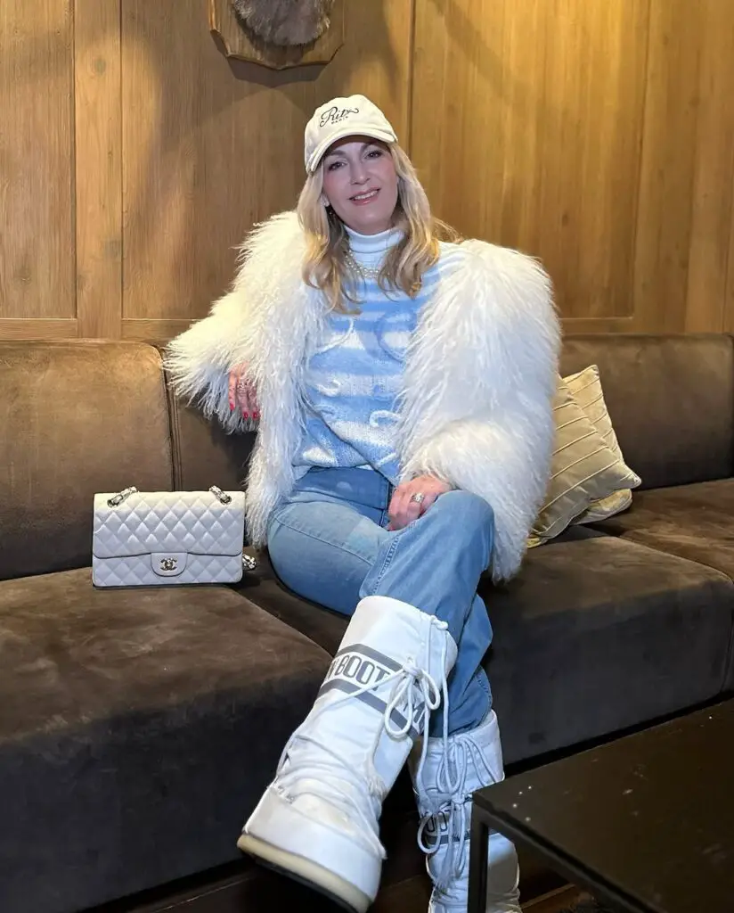 Playful Winter Casual: Faux Fur Coat with Moon Boots Playful Winter Casual: Faux Fur Coat with Moon Boots — Winter Outfits for Moms