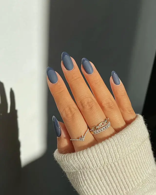 Medium Oval Matte Grey-Blue Medium Oval Matte Grey-Blue — Winter Matte Nails