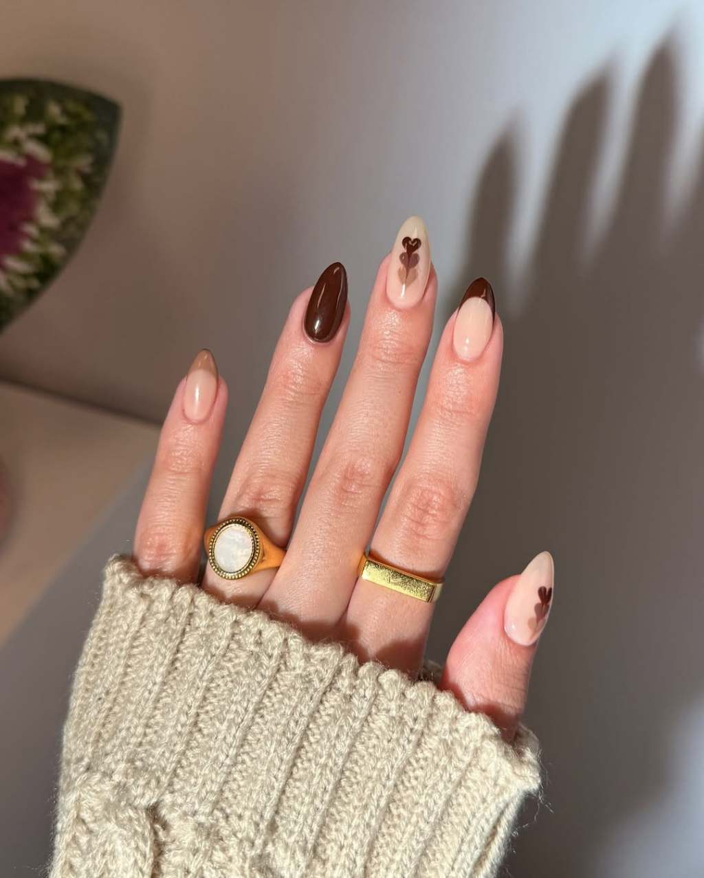 Year-Round Visual Idea Year-Round Visual Idea — Chocolate Brown Nails