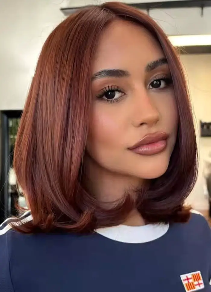 Copper Mahogany Bob with Inward Curl Copper Mahogany Bob with Inward Curl — Winter Bob Haircuts