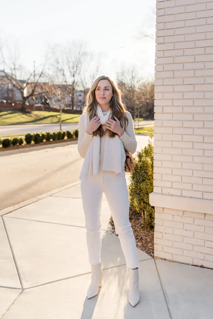 Monochromatic Cream Dream: White Jeans with Cream Layers Monochromatic Cream Dream: White Jeans with Cream Layers — Winter Outfits with Jeans