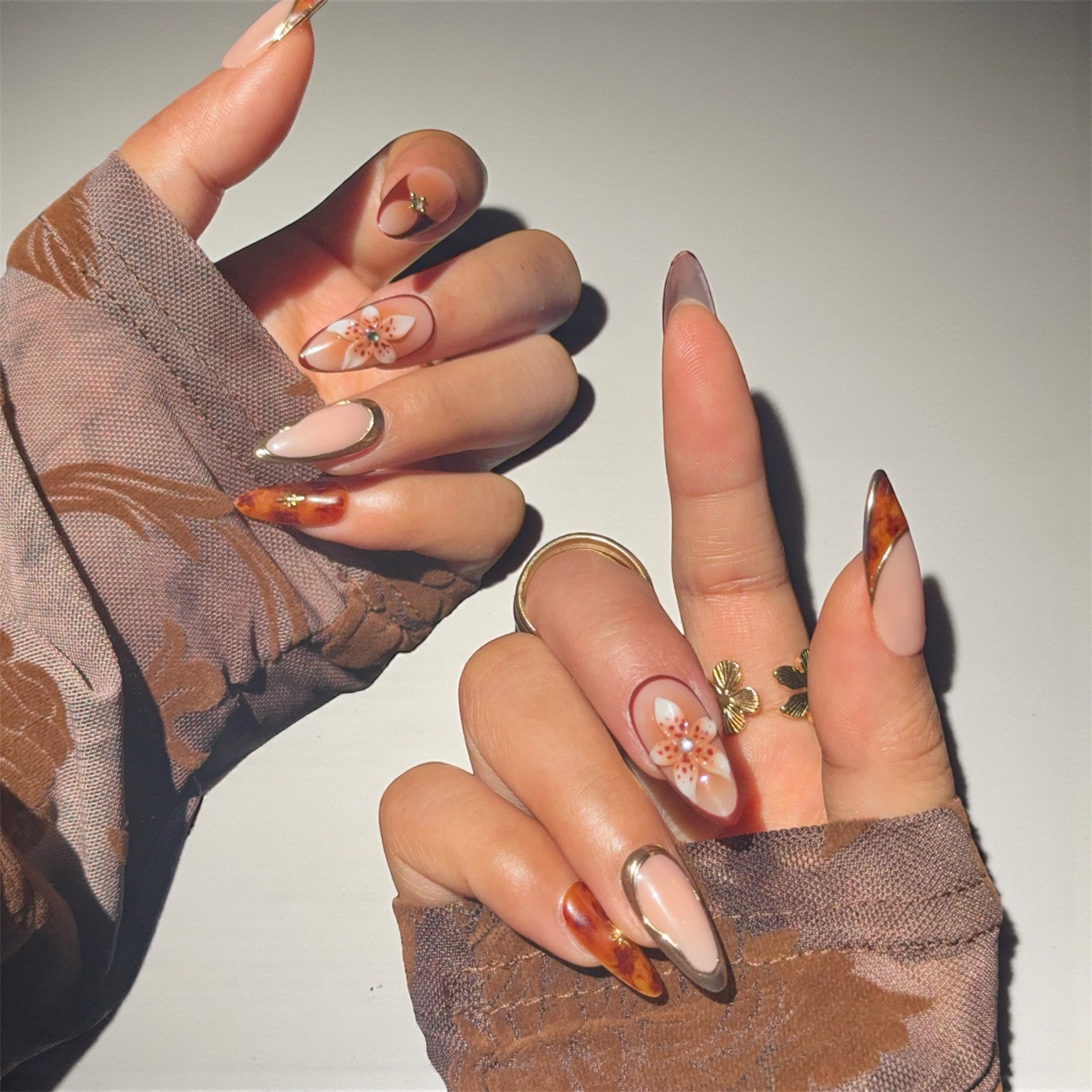 Nude Floral Marbled Amber Stiletto Nails Nude Floral Marbled Amber Stiletto Nails — Fall to Winter Nails