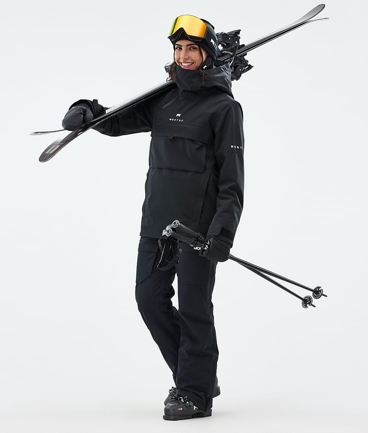 All-Black Anorak Jacket and Ski Trousers All-Black Anorak Jacket and Ski Trousers — Ski Outfits
