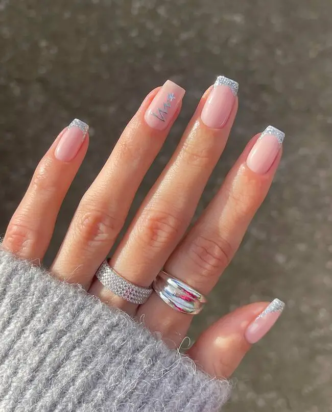 Pale Pink Glitter French Line Art Nails Pale Pink Glitter French Line Art Nails — Simple Winter Nails