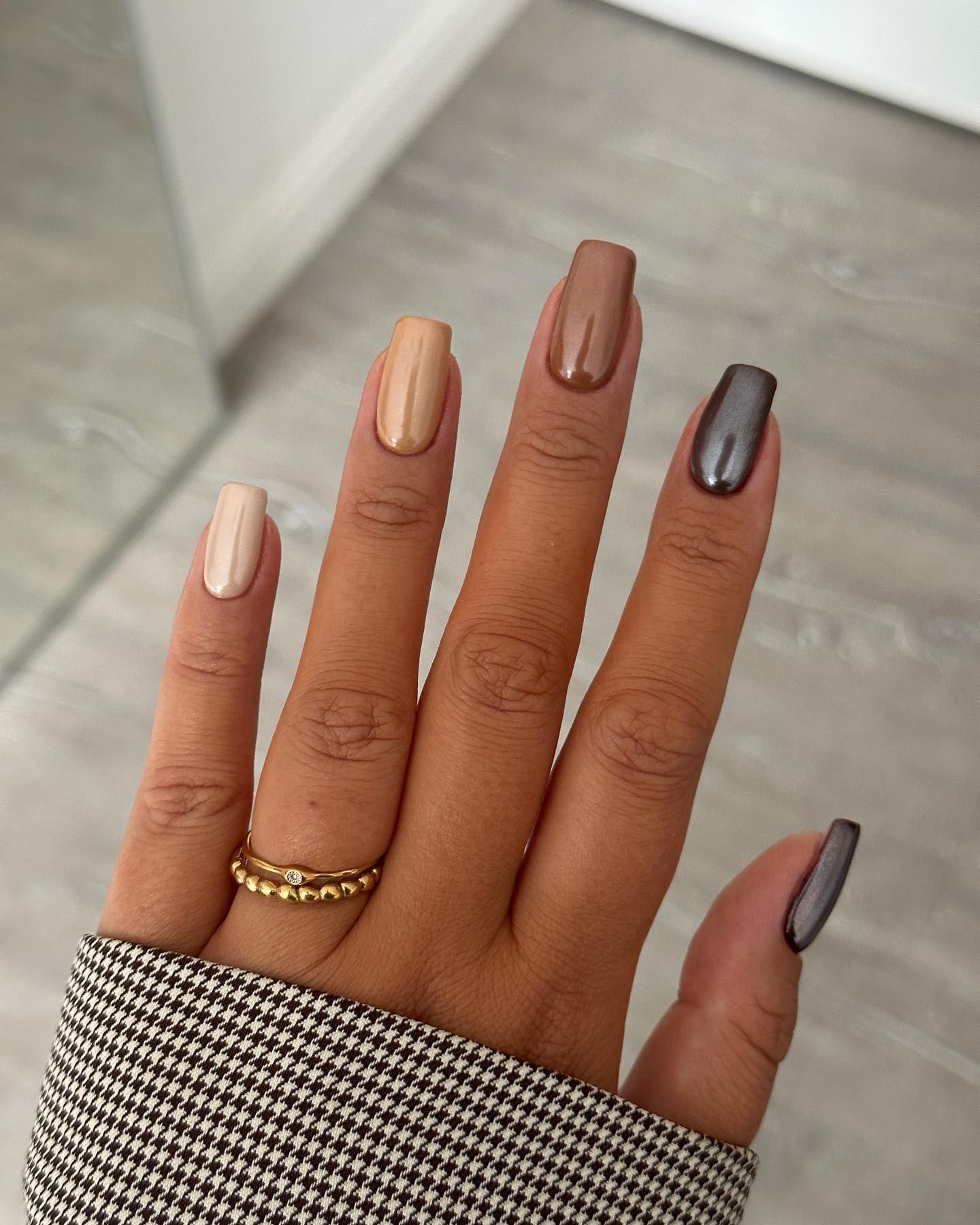 Brown Gradient with Gunmetal Accent Brown Gradient with Gunmetal Accent — Winter Nail Colors for Dark Skin