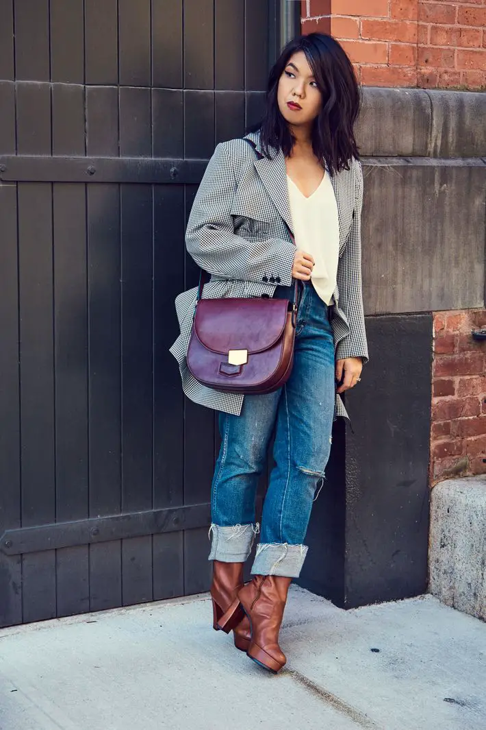 Heeled Ankle Boots with Ripped Jeans and Blazer Heeled Ankle Boots with Ripped Jeans and Blazer — Brown Boots Outfits