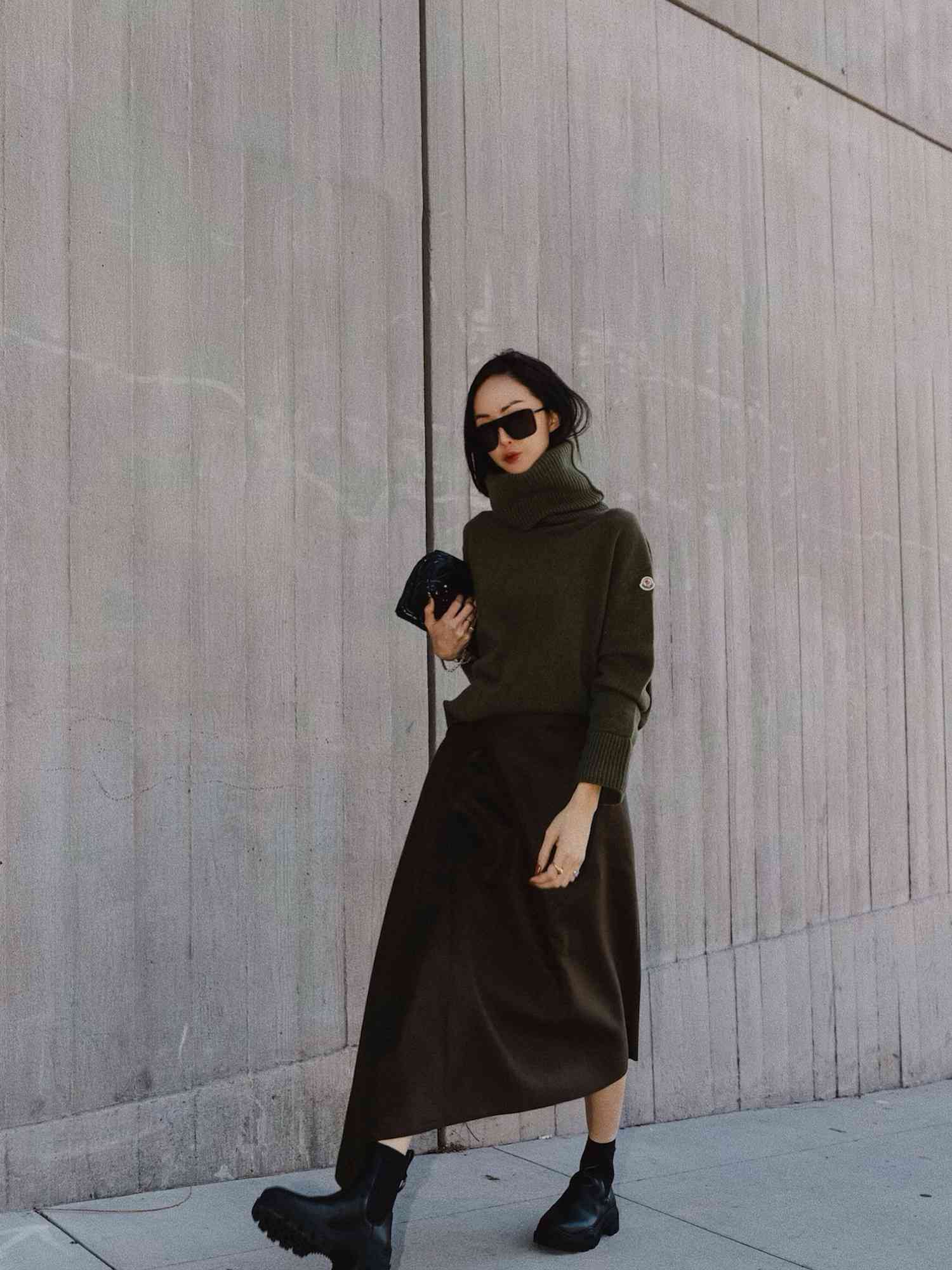 Oversized Green Turtleneck with Chunky Boots — Classy Winter Outfits