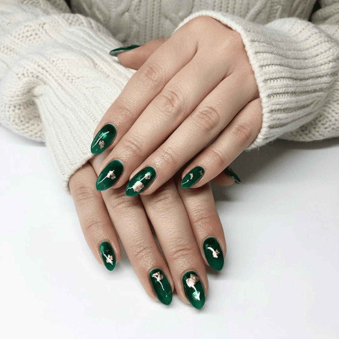 Emerald Green with Gold Foil Accents Emerald Green with Gold Foil Accents — Winter Nail Colors