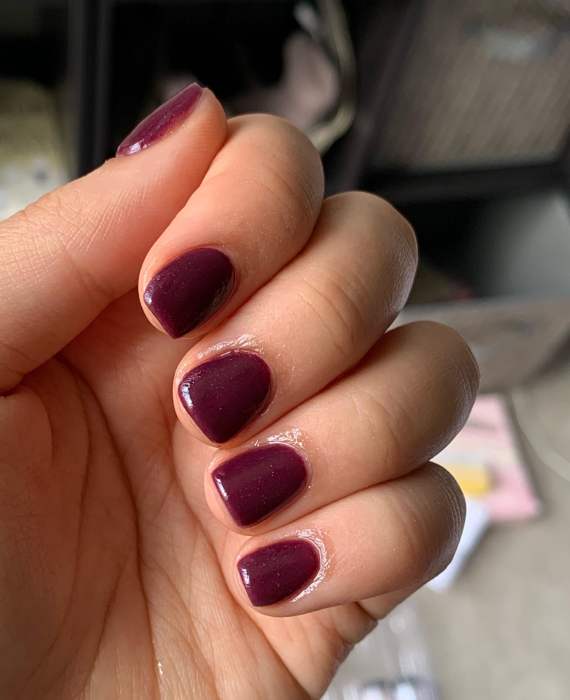 Short Oval Deep Plum Shimmer Nails — Winter Dip Powder Nails