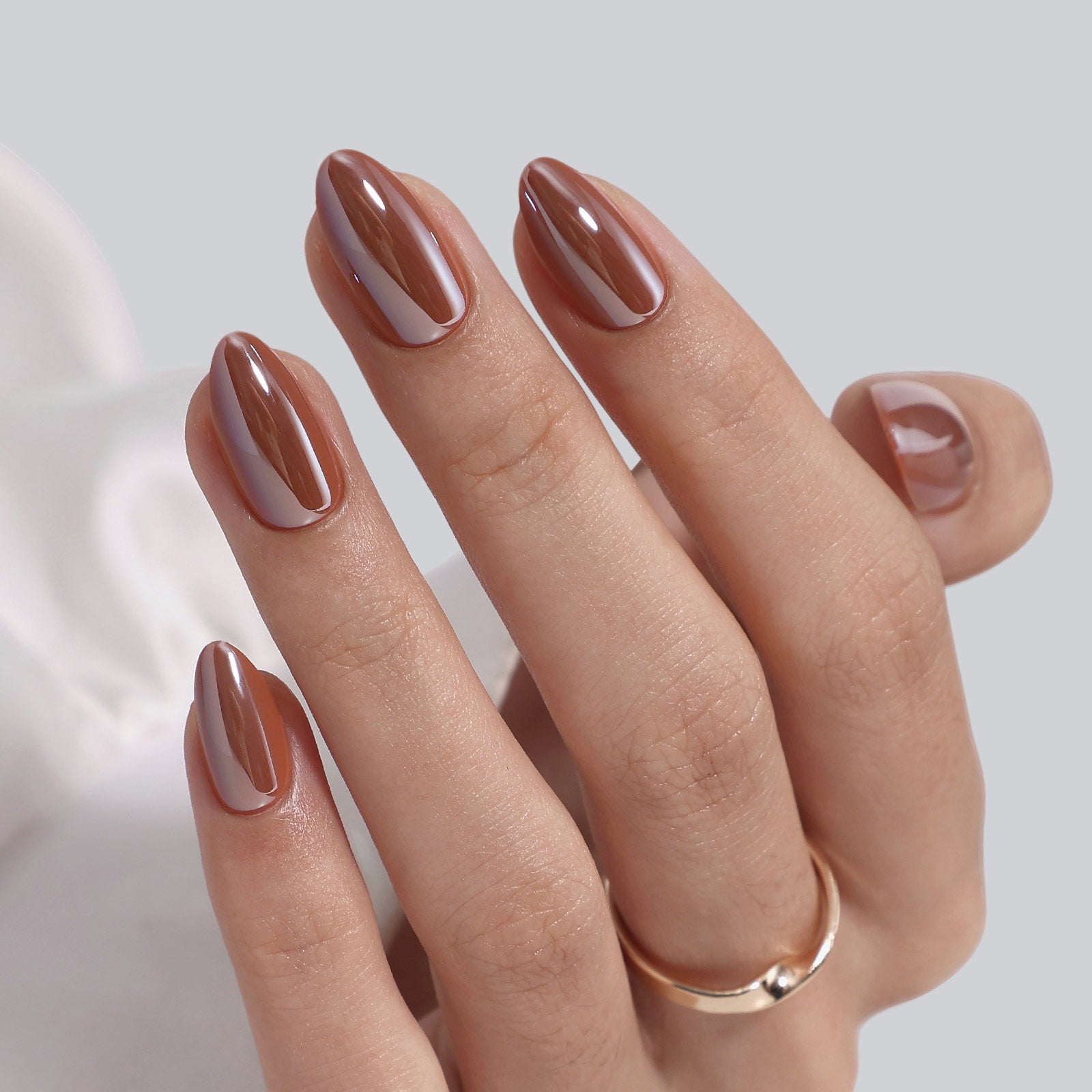 Chrome Glossy Visual Idea Chrome Glossy Visual Idea — Chocolate Brown Nails