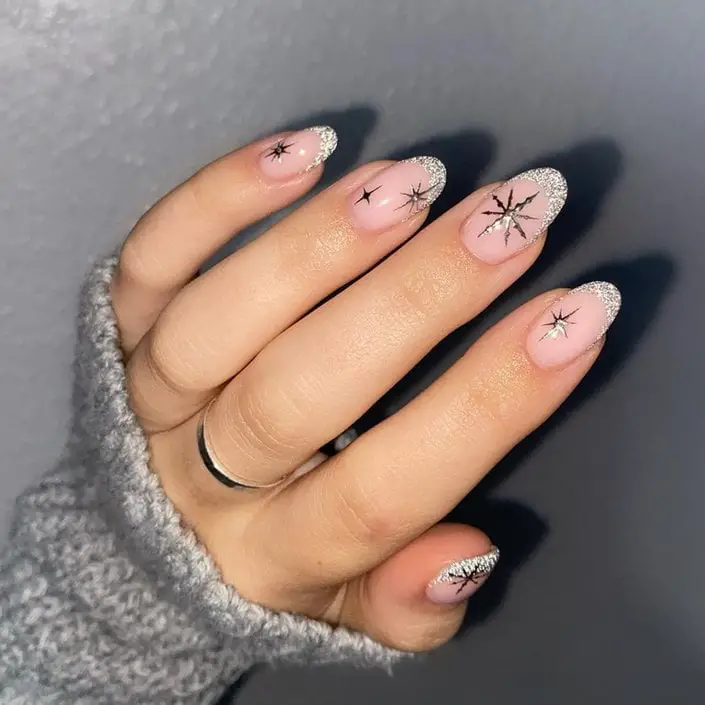 Short Oval Glitter French Tips — Winter Nail Art