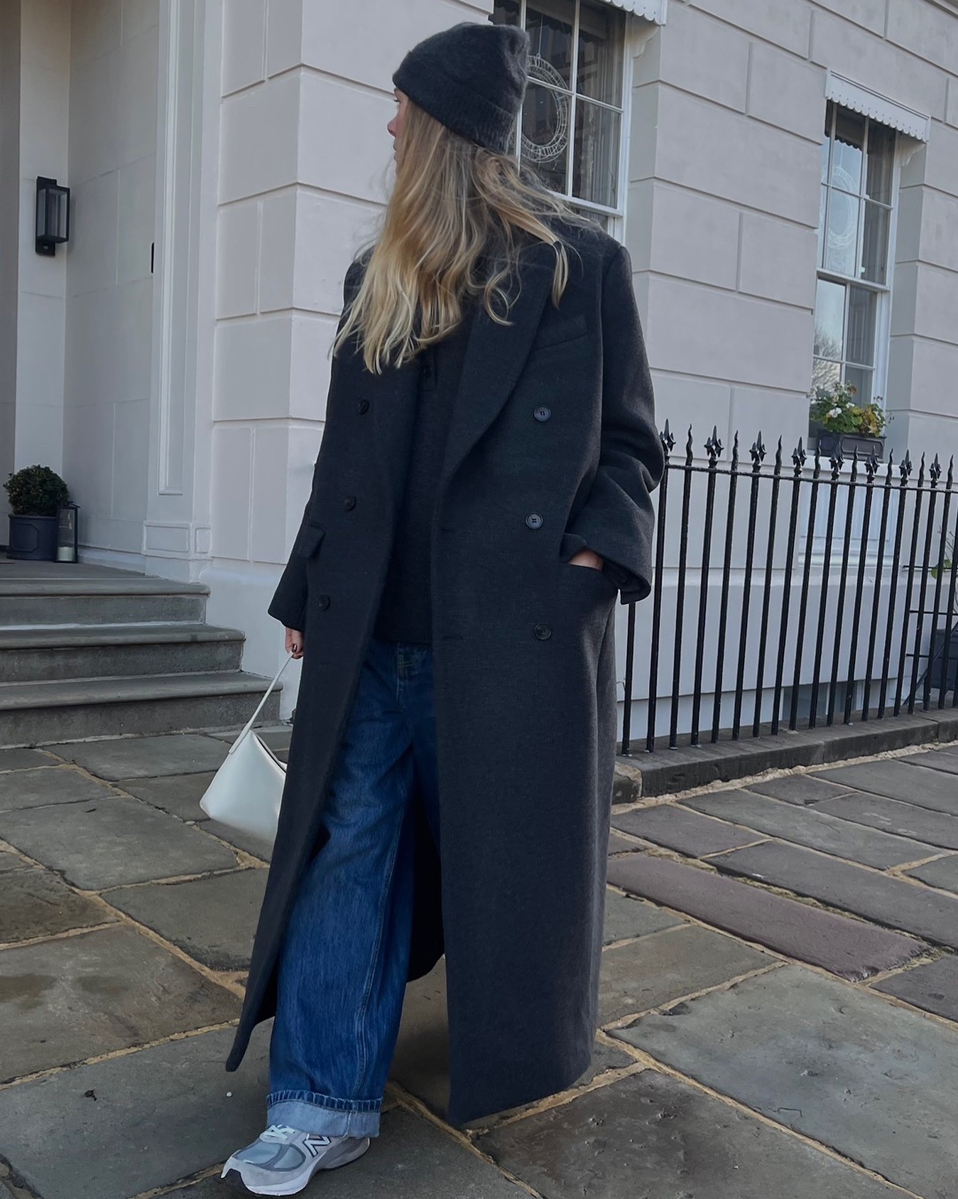 The Chic London-Girl Coat, Jeans and Trainers Outfit Formula | Who What Wear