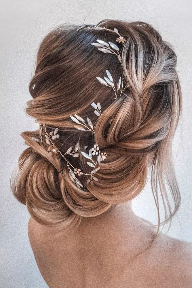 20 Easy and Perfect Updo Hairstyles for Weddings - EWI