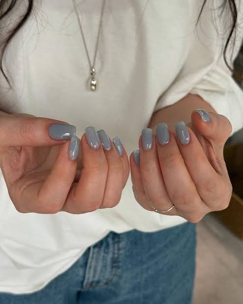 Chic Medium Grey Short Oval Gel Chic Medium Grey Short Oval Gel — Short Winter Gel Nails