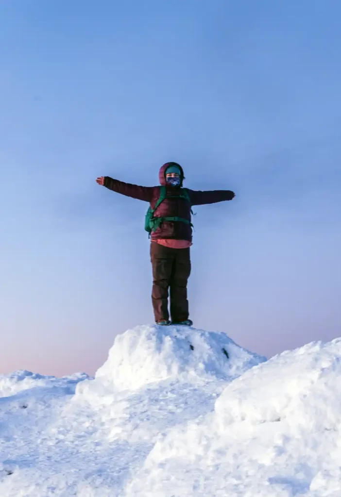 Monochromatic Burgundy Set for a Peak View — Winter Hiking Outfits
