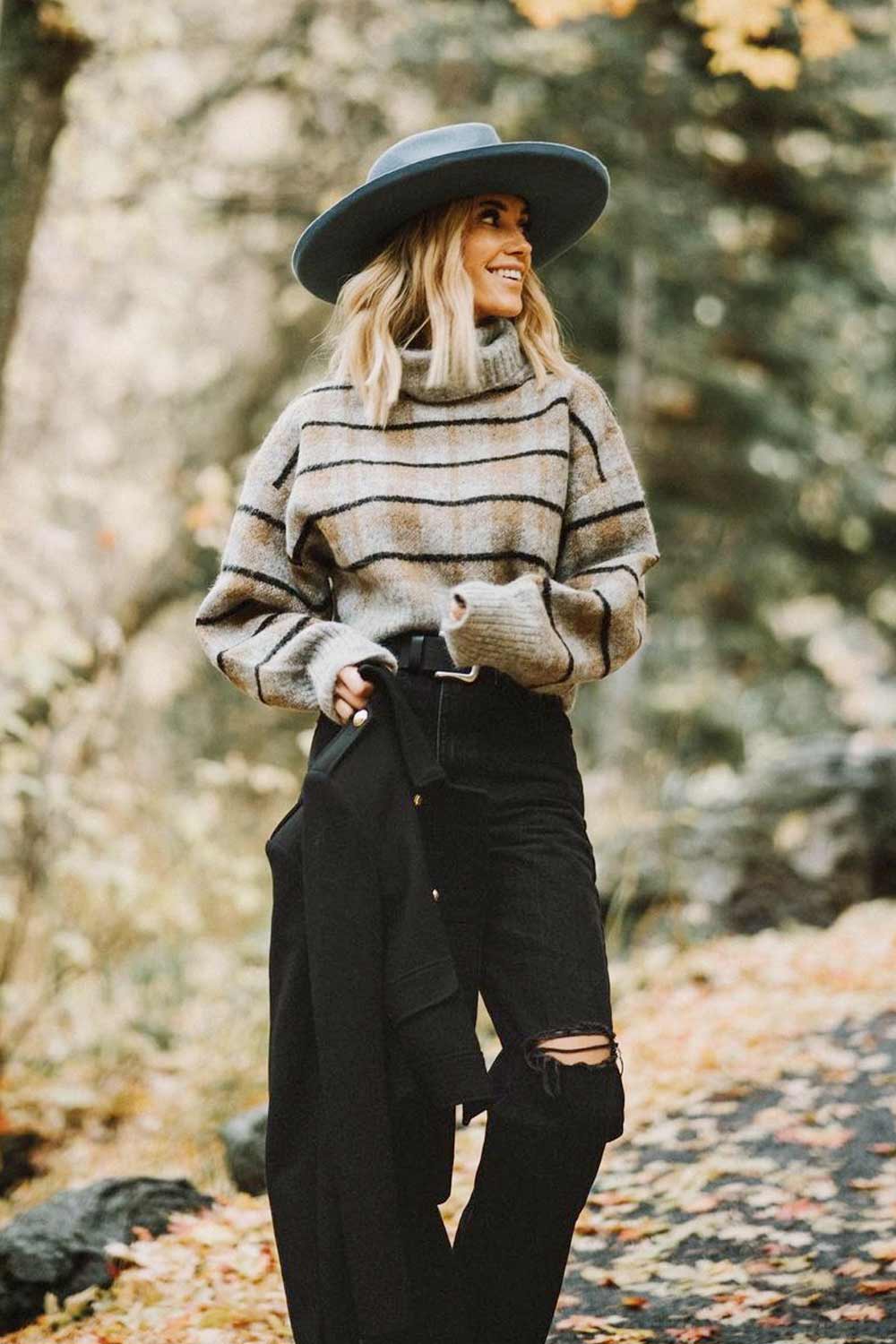 Oversized Striped Turtleneck with Ripped Jeans and Fedora Oversized Striped Turtleneck with Ripped Jeans and Fedora — Boho Winter Outfits