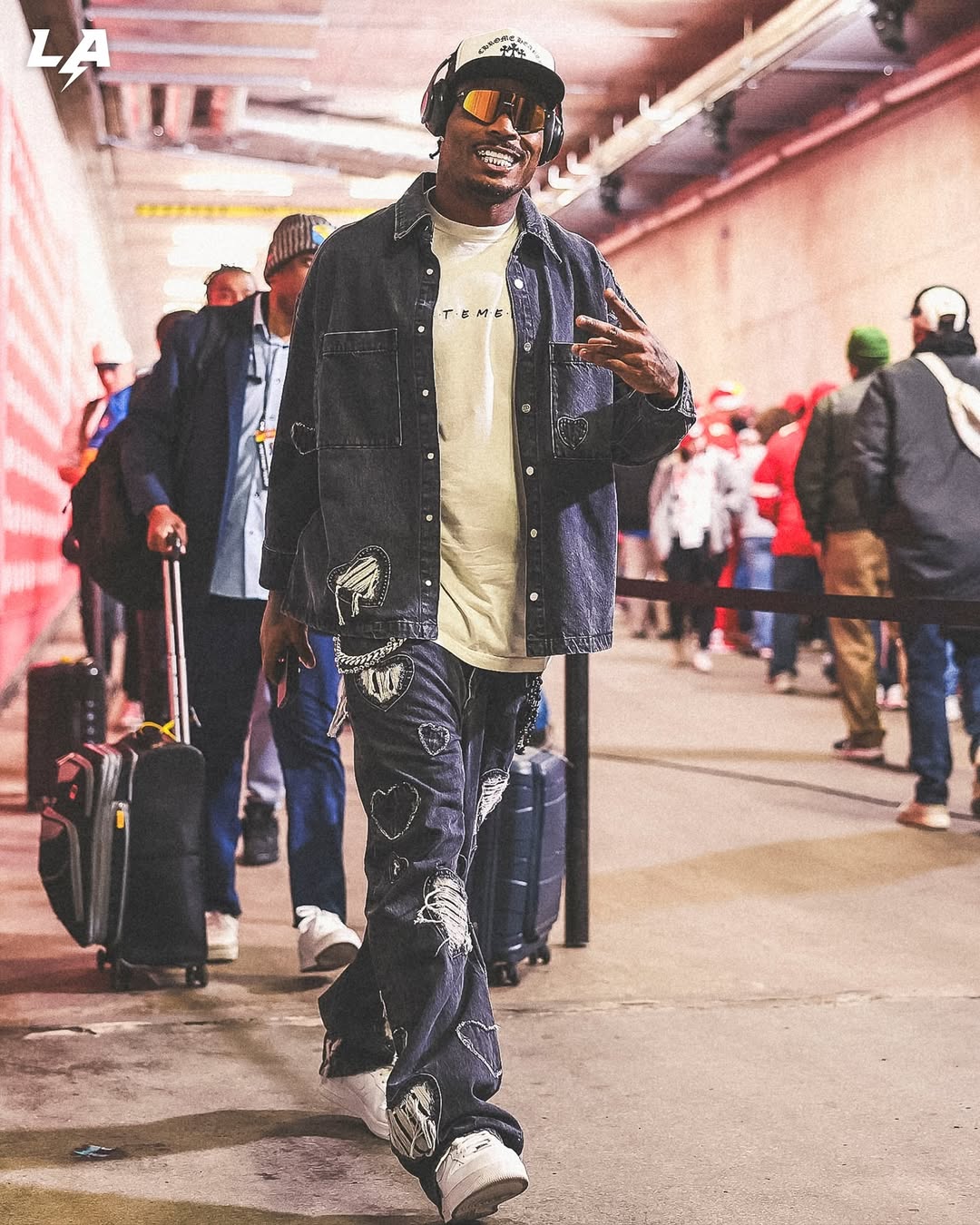 Urban Edge: Oversized Denim and Distressed Jeans Urban Edge: Oversized Denim and Distressed Jeans — Winter Outfits for Men