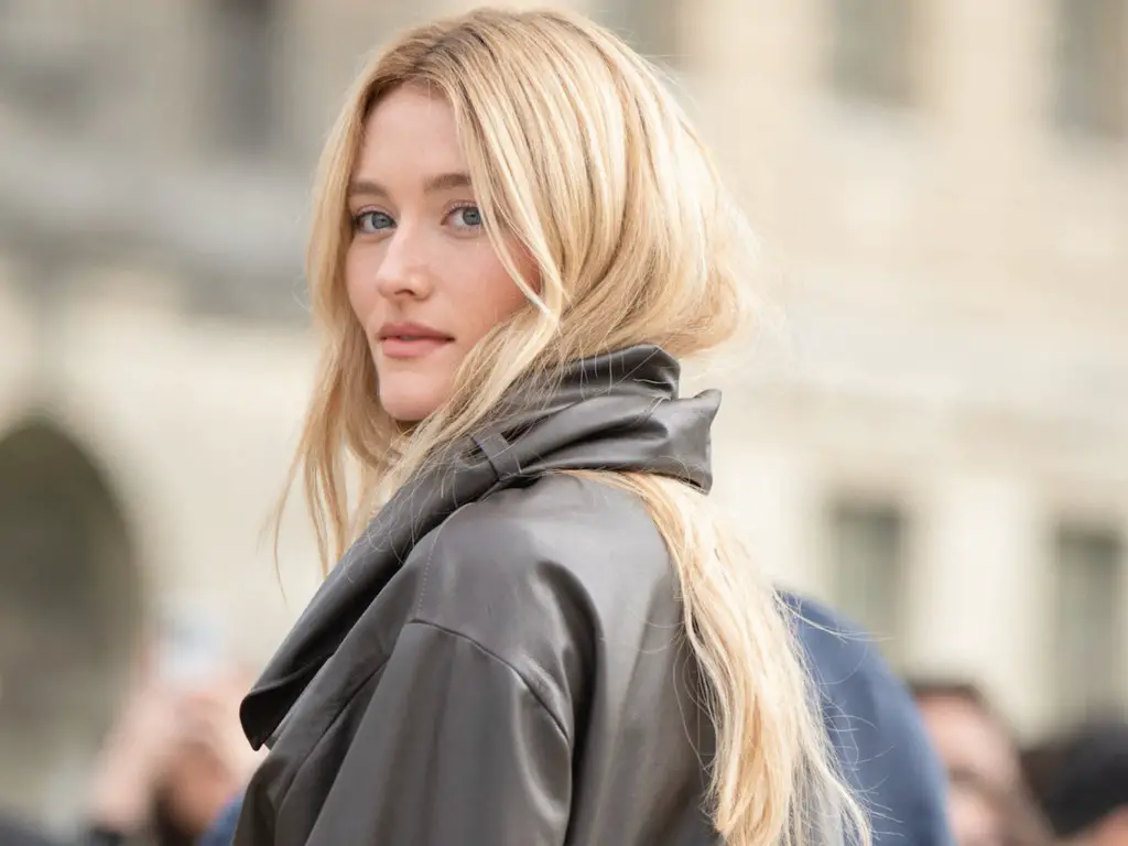 Oversized Leather Jacket and Blonde Hair Oversized Leather Jacket and Blonde Hair — Blonde Hair Colour