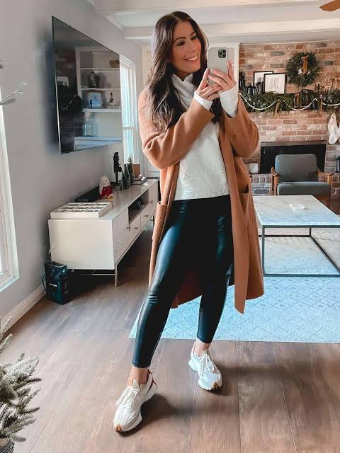 Oversized Blazer Elevates Navy Leggings and Sweater Oversized Blazer Elevates Navy Leggings and Sweater — Winter Athleisure Outfits